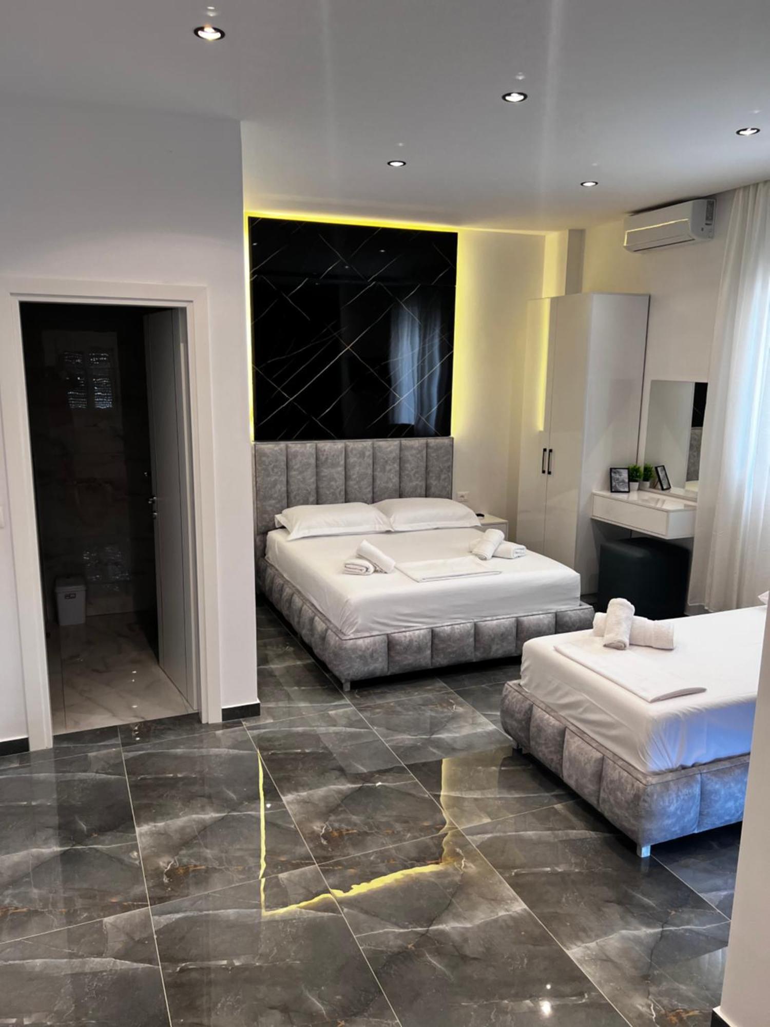 Noya Suites Sr Sarandë Buitenkant foto
