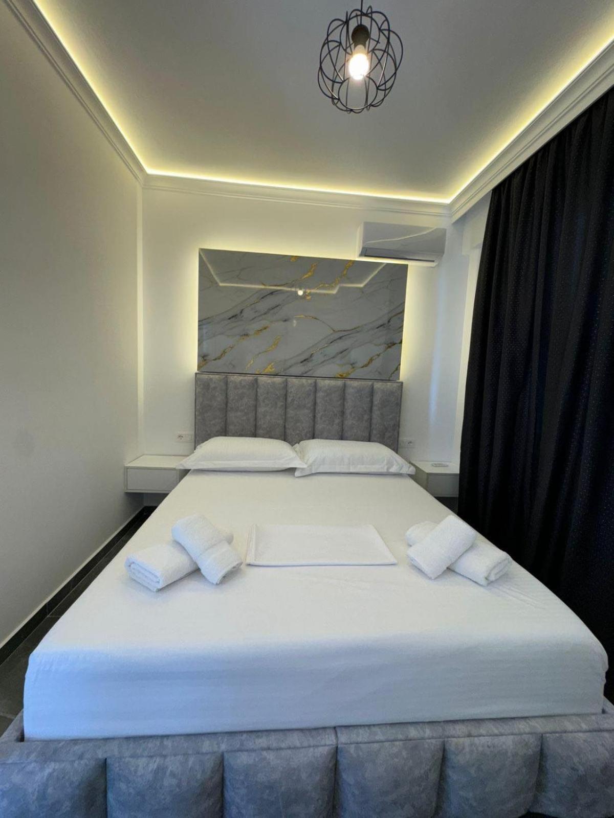 Noya Suites Sr Sarandë Buitenkant foto