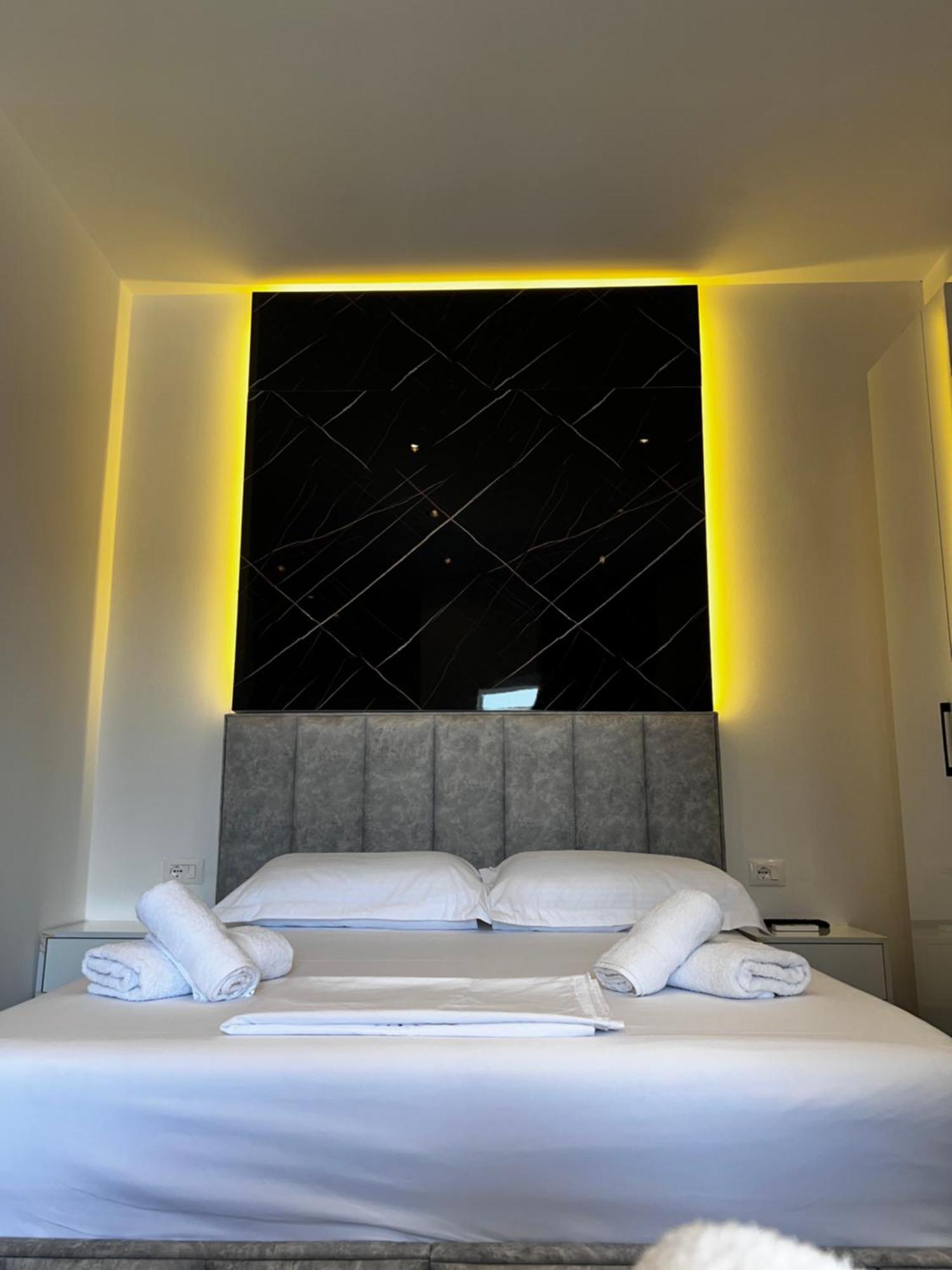 Noya Suites Sr Sarandë Buitenkant foto