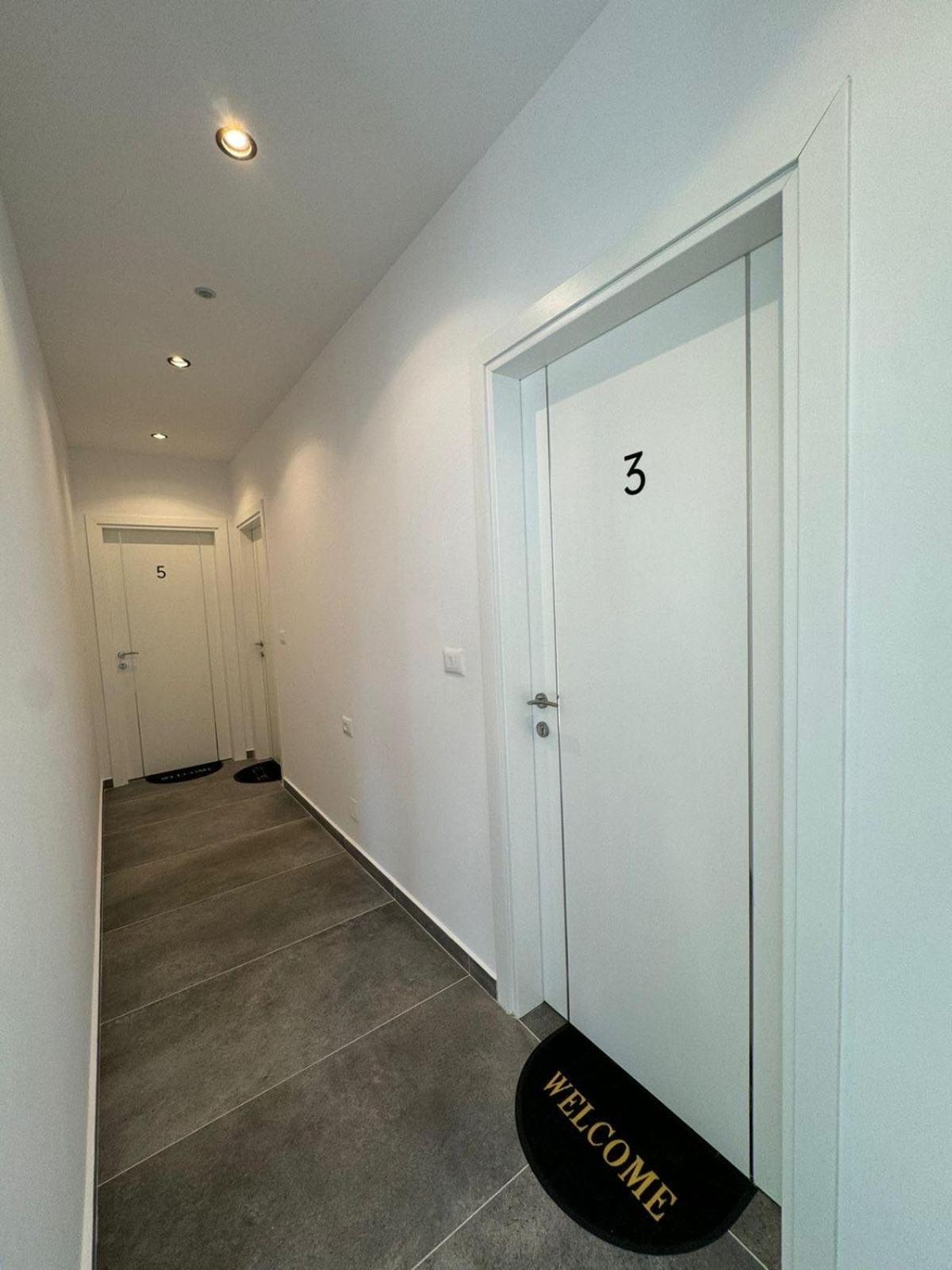 Noya Suites Sr Sarandë Buitenkant foto