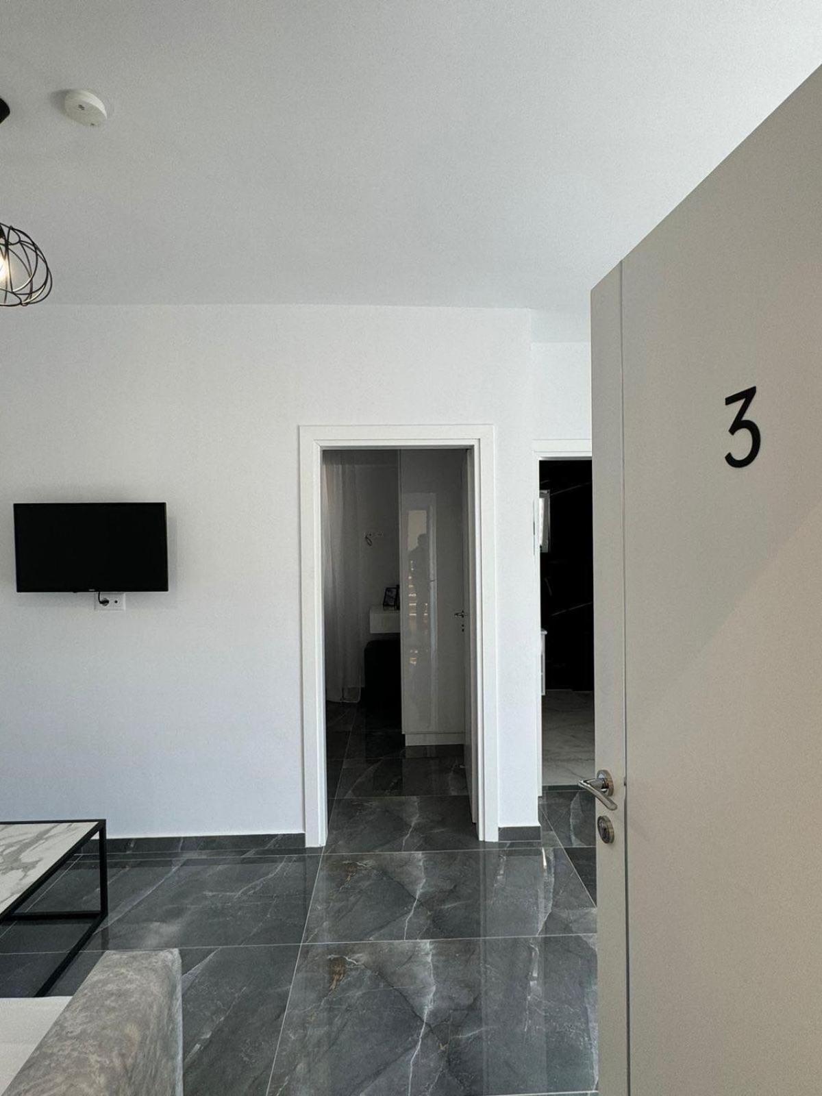 Noya Suites Sr Sarandë Buitenkant foto